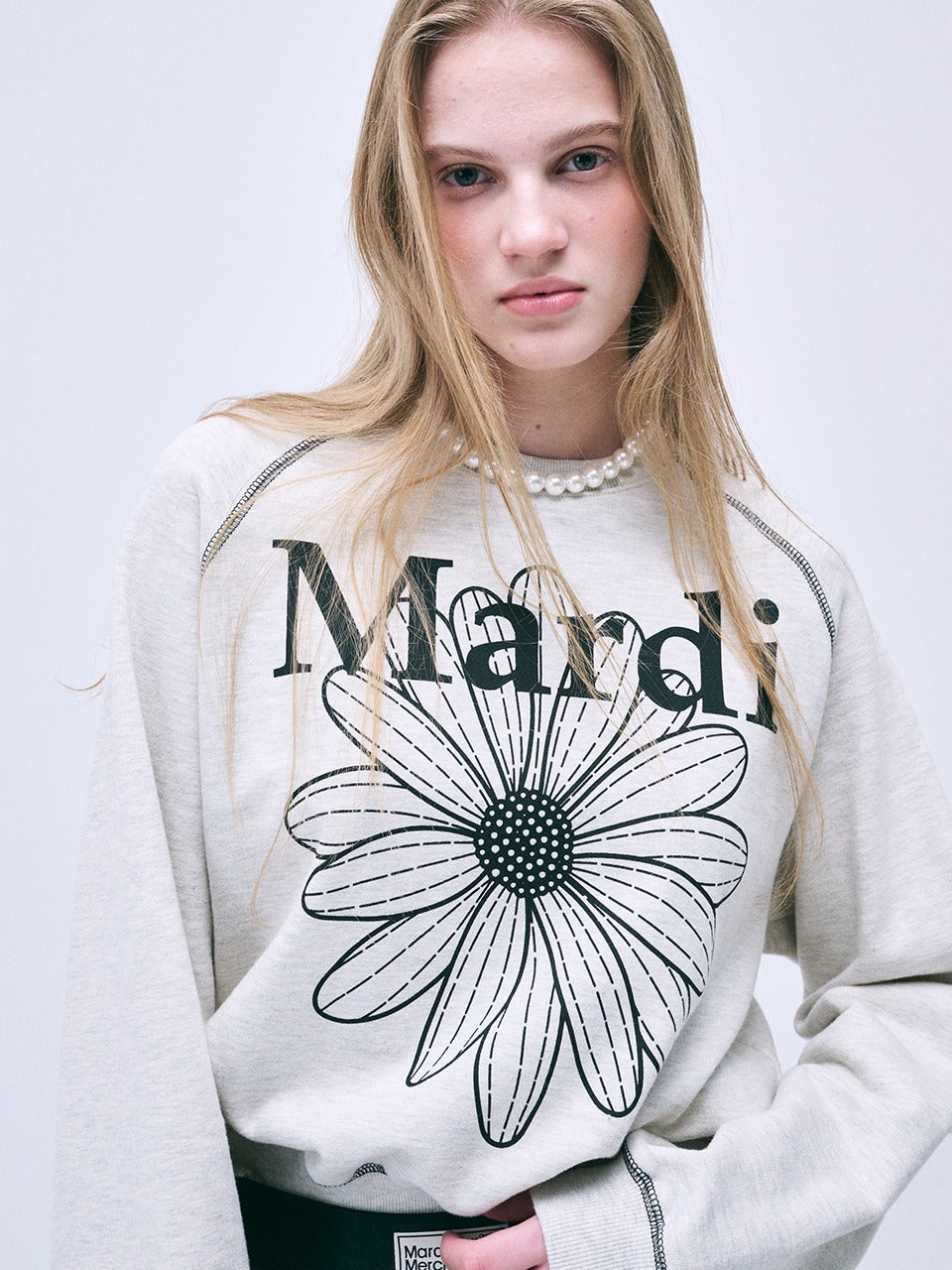 SWEATSHIRT RAGLAN FLOWERMARDI_OATMEAL BLACK