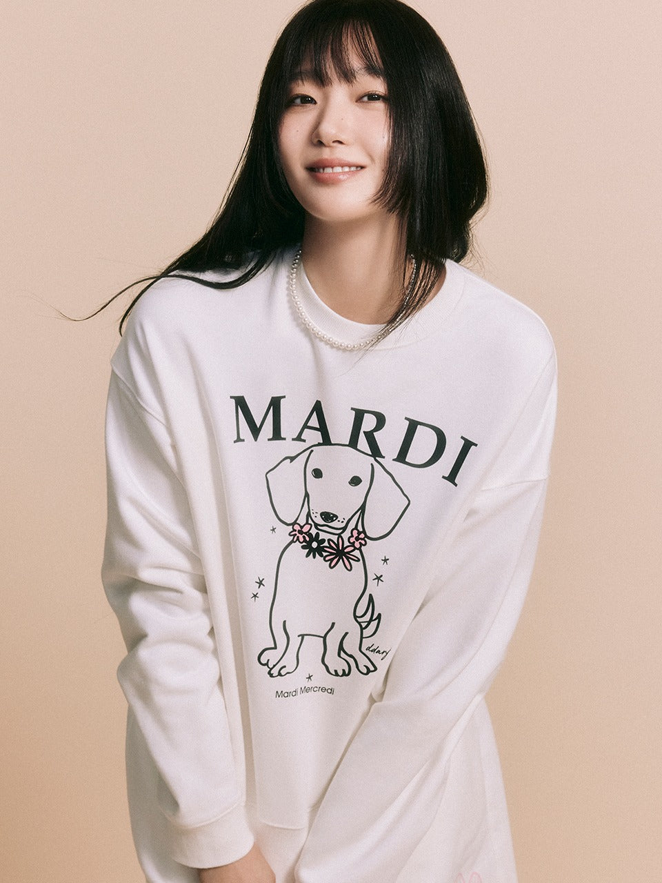 SWEATSHIRT SWING THE TAIL DDANJI FLOWER NECKLACE_WHITE PINK