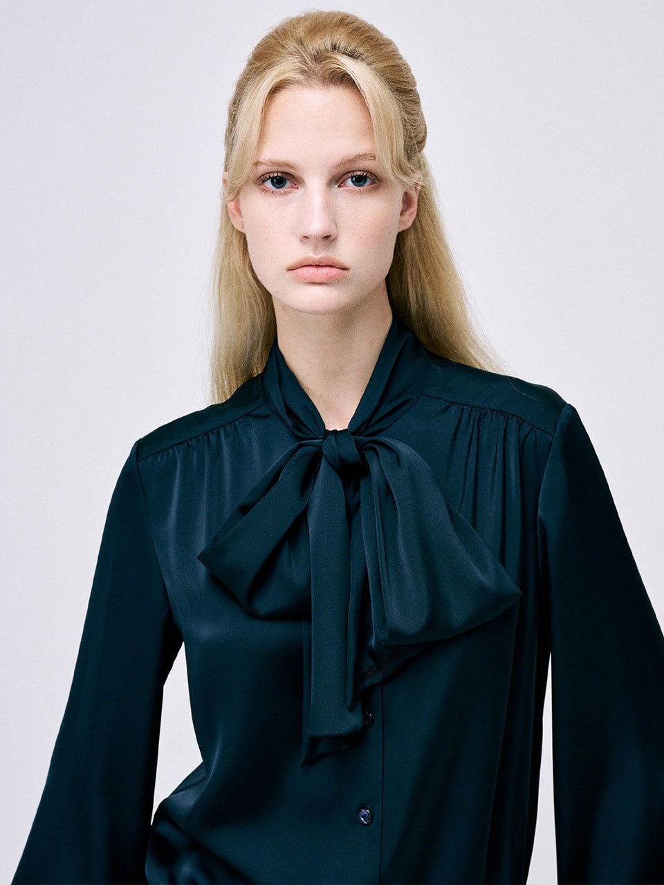 BLOUSE TIE NECK_NAVY